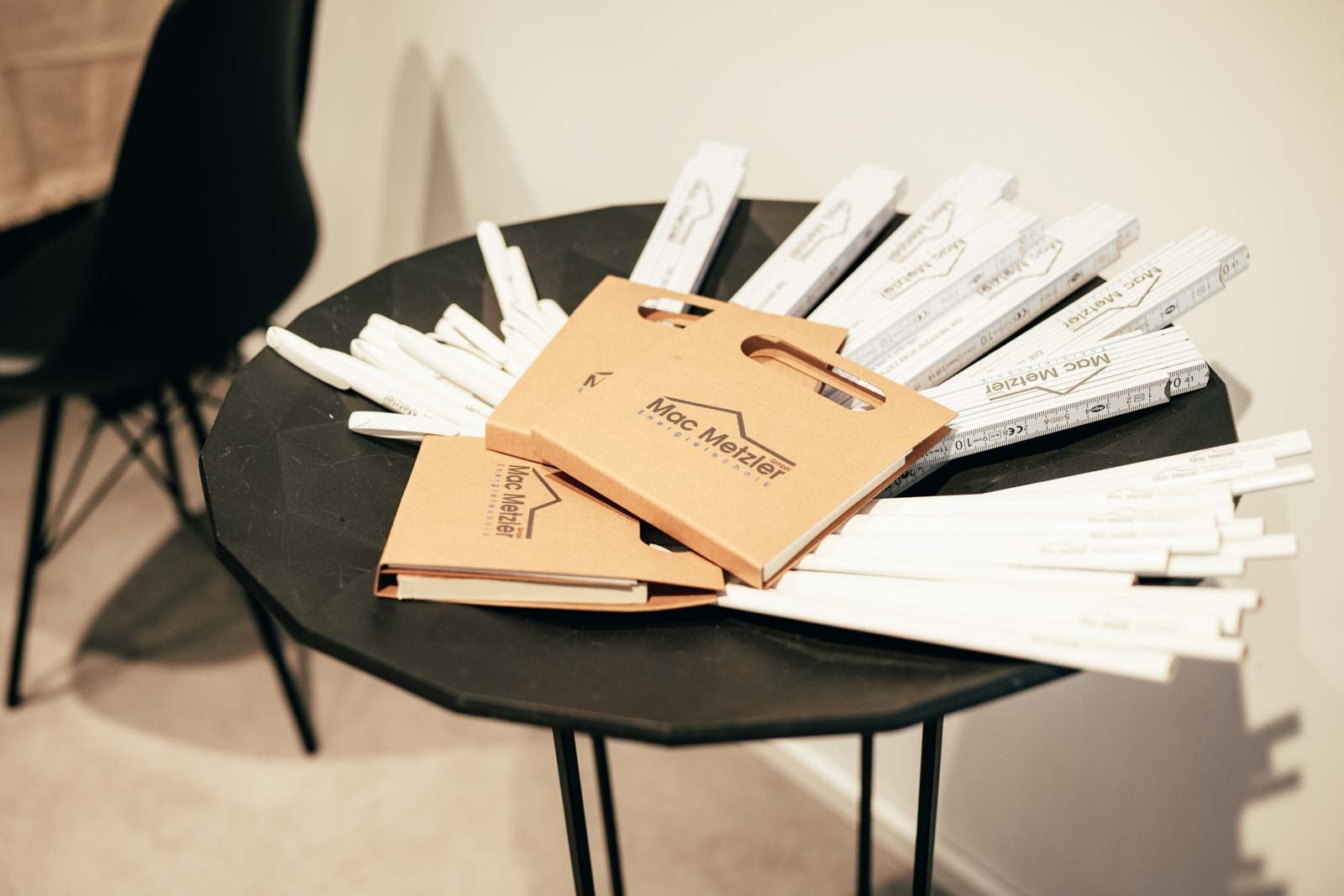 Mac Metzler Werbemittel im Showroom in Katzenelnbogen